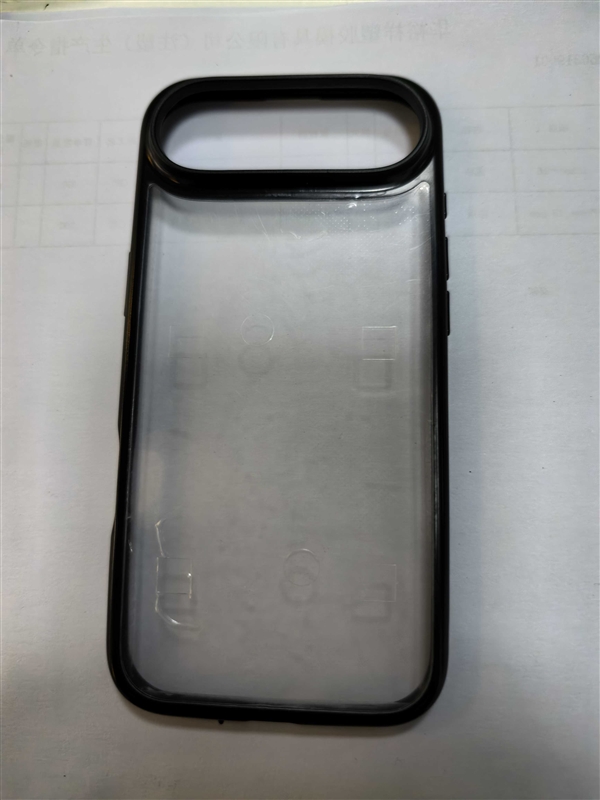 最薄苹果手机！iPhone 17 Air首个手机壳现身