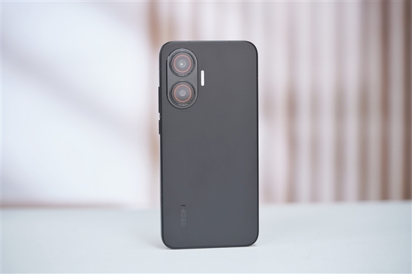 REDMI揭秘Turbo 4 Pro金属中框高强度原因：三大差异