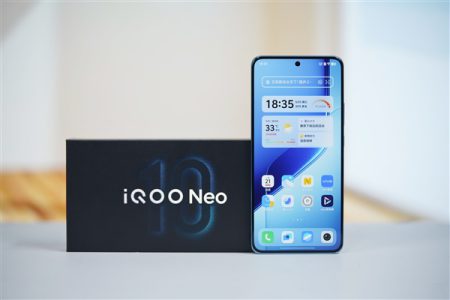 最强2K直屏手机！iQOO Neo10 Pro+图赏